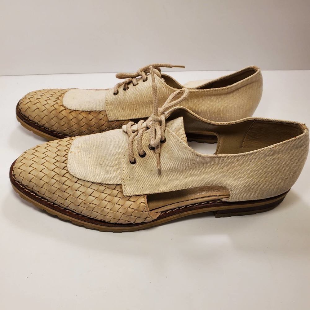 Cream Side Cutout Shoes, sz 8 - Picture 5 of 7